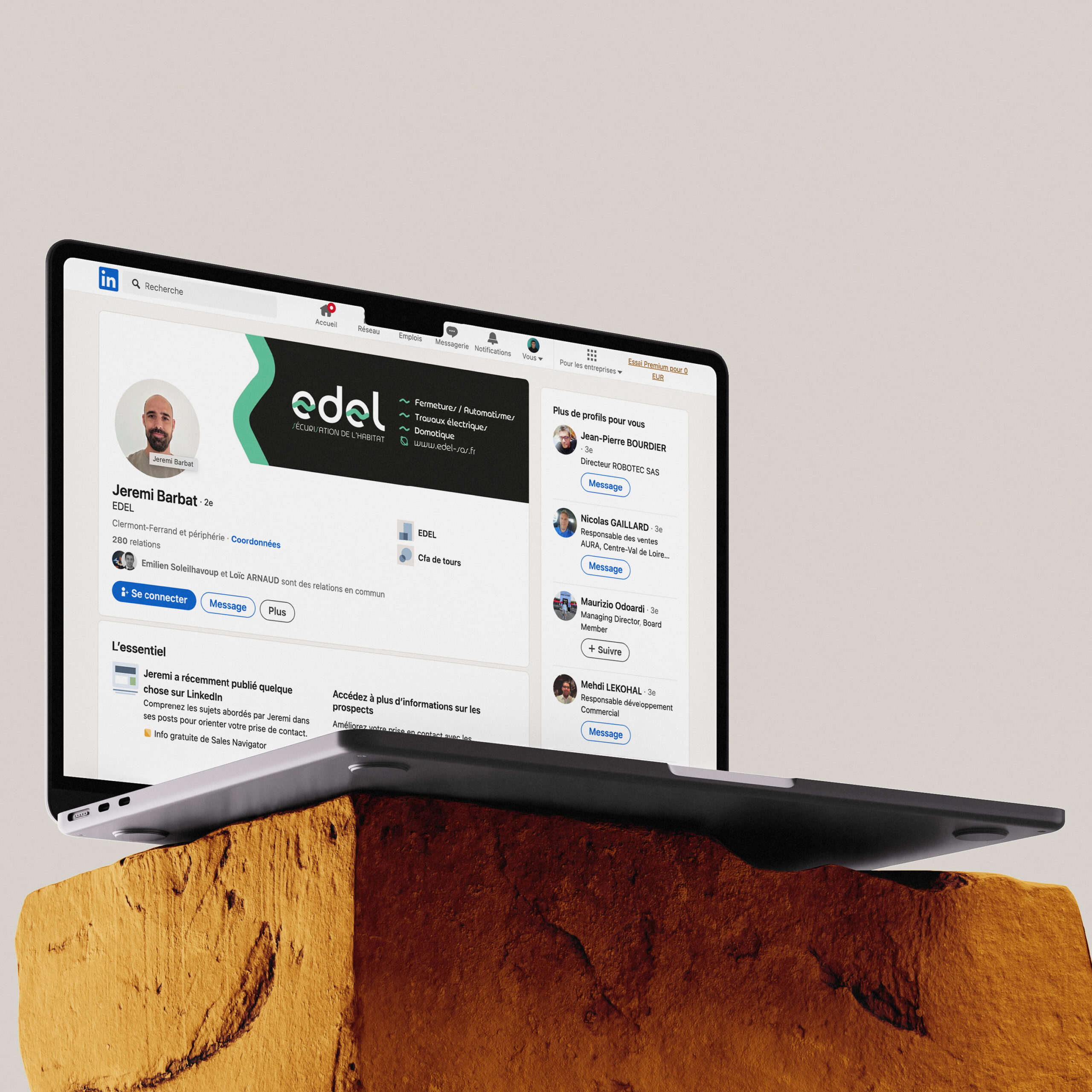 Création d'un design web pour le Linkedin de la société EDEL. Il s'agit de la bannière d'accueil.